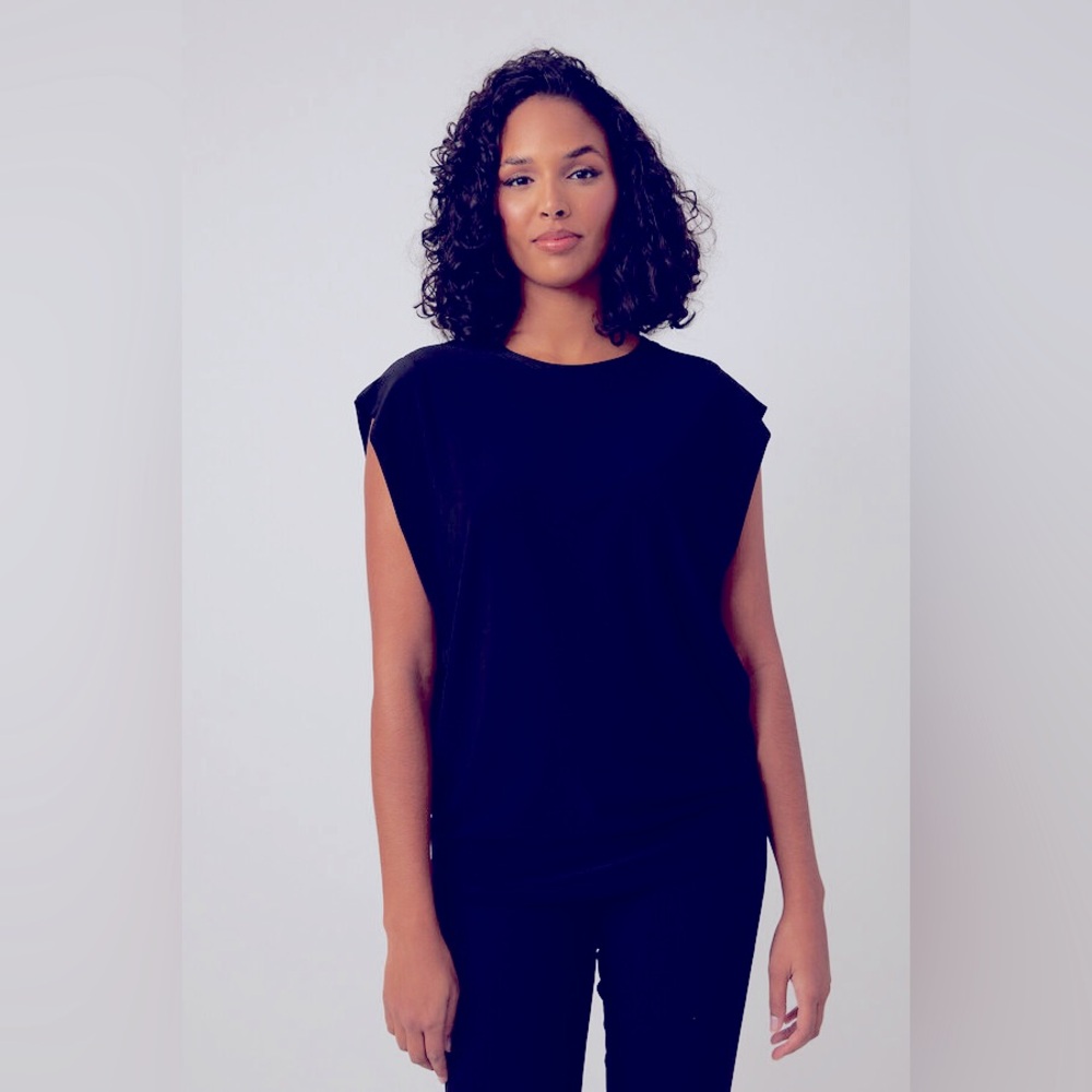 Joseph Ribkoff. Boxy Top Style 221300. Navy. Size 8.